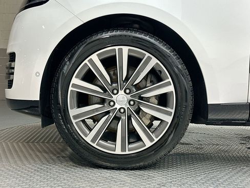 Used 2023 Land Rover Range Rover SE image 17