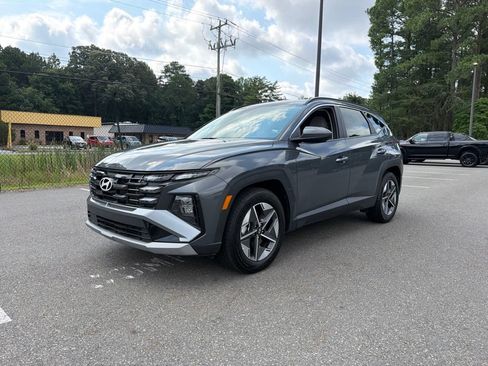 Used 2025 Hyundai Tucson SEL FWD image 2