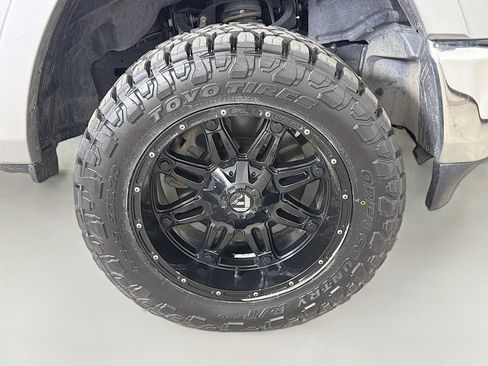 Used 2020 RAM 1500 Laramie w/ Off Road Group AWD/4WD image 28