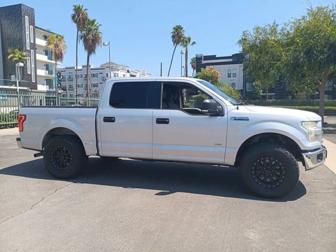 Used 2015 Ford F150 XLT w/ Equipment Group 301A Mid RWD image 4