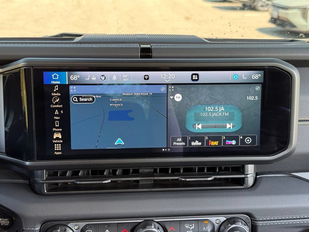 Used 2024 Jeep Wrangler Unlimited Sahara w/ Technology Group AWD/4WD image 34