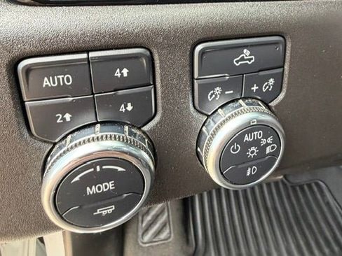 Used 2024 GMC Sierra 1500 Elevation w/ X31 Off-Road Package AWD/4WD image 12