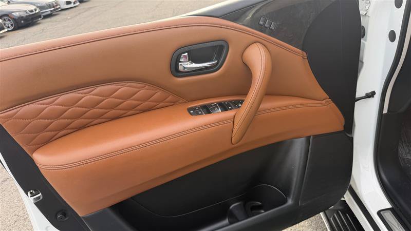 Used 2018 INFINITI QX80 4WD w/ Deluxe Technology Package image 26