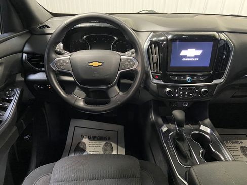 Used 2022 Chevrolet Traverse LT image 8