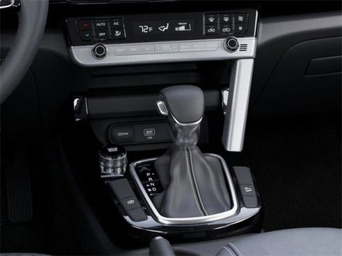 New 2025 Kia Seltos S image 18