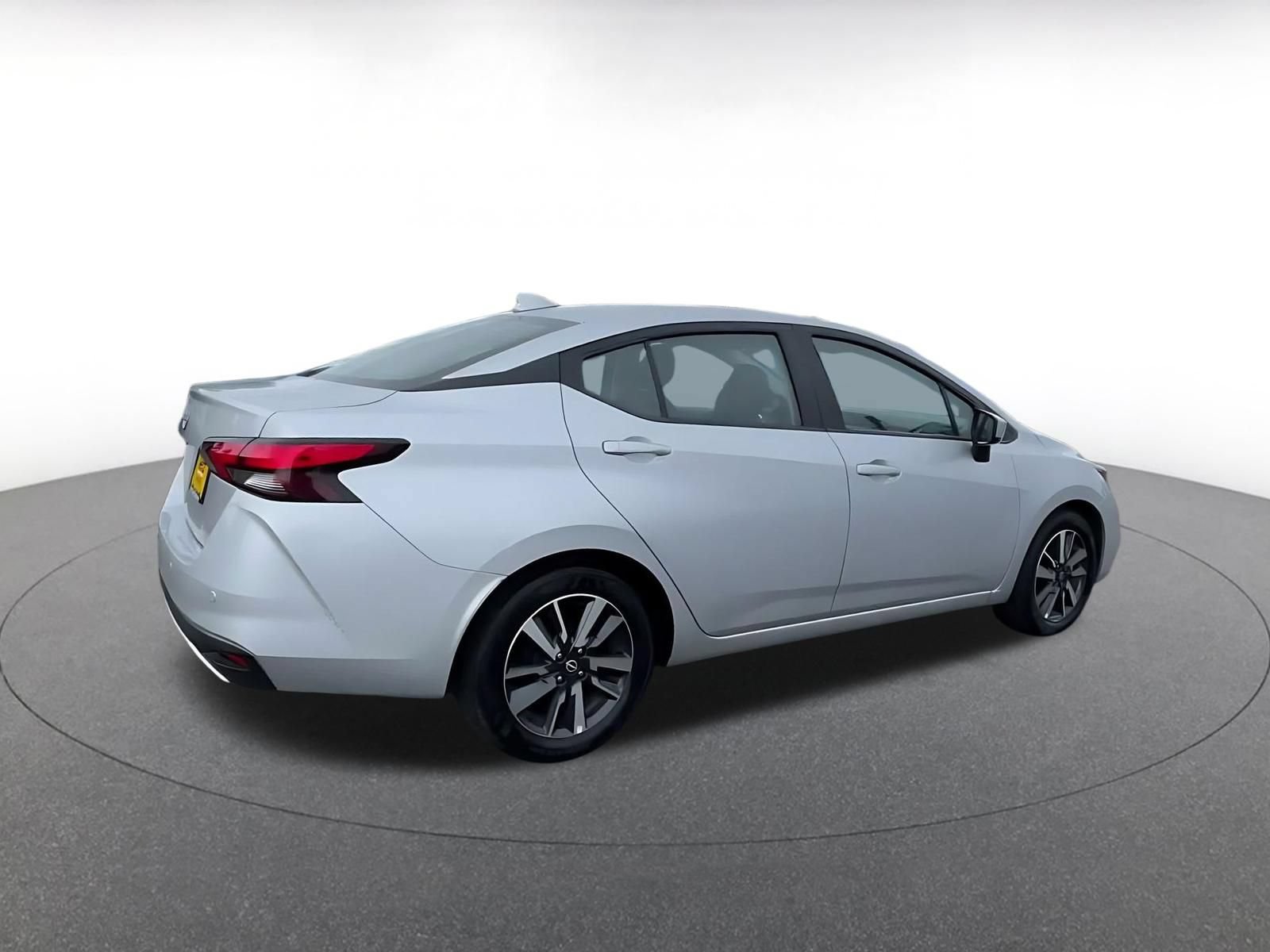 Used 2025 Nissan Versa SV FWD image 13