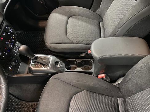 Used 2020 Jeep Renegade Altitude image 18