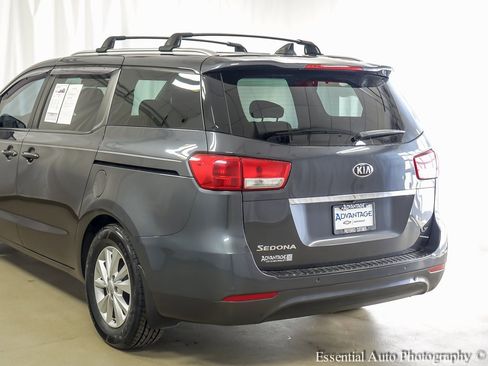 Used 2018 Kia Sedona LX w/ LX Essentials Premium Package image 7