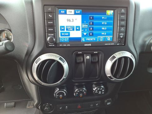 Used 2011 Jeep Wrangler Sahara w/ Dual Top Group AWD/4WD image 23