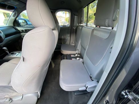 Used 2015 Toyota Tacoma PreRunner image 37