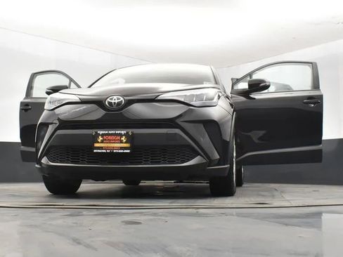 Used 2020 Toyota C-HR LE FWD image 11