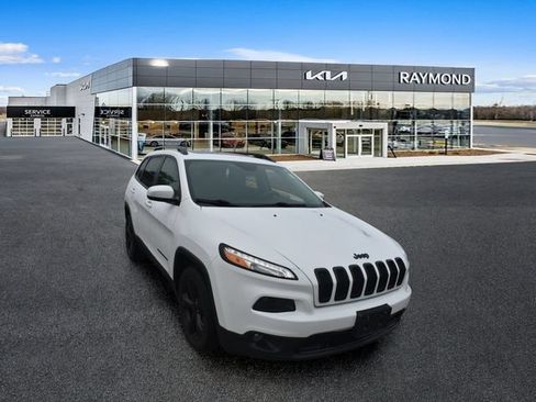Used 2018 Jeep Cherokee Limited w/ High Altitude Package FWD image 9