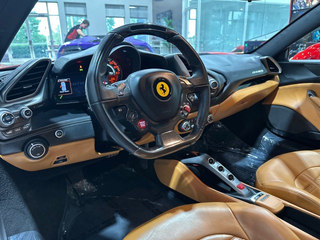 Used 2016 Ferrari 488 GTB RWD image 3