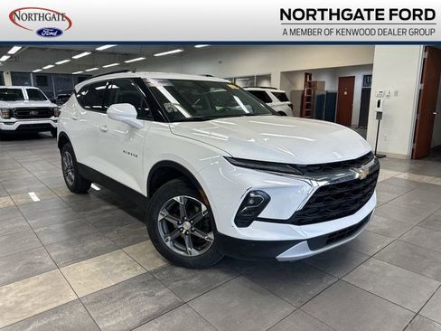 Used 2024 Chevrolet Blazer LT w/ Convenience Package FWD image 1