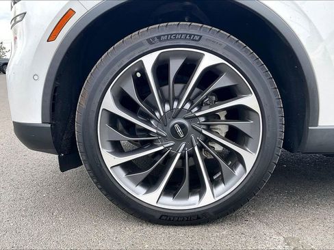 Used 2020 Lincoln Aviator Reserve w/ Equipment Group 202A AWD/4WD image 2
