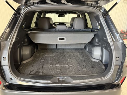 Used 2025 Subaru Forester Premium AWD/4WD image 5