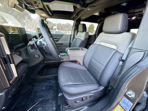 Used 2025 GMC Hummer EV 2X AWD/4WD image 22