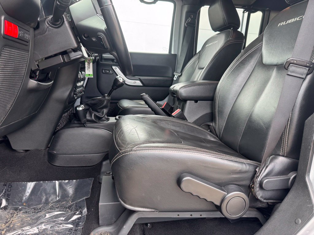 Used 2015 Jeep Wrangler Unlimited Rubicon AWD/4WD image 5