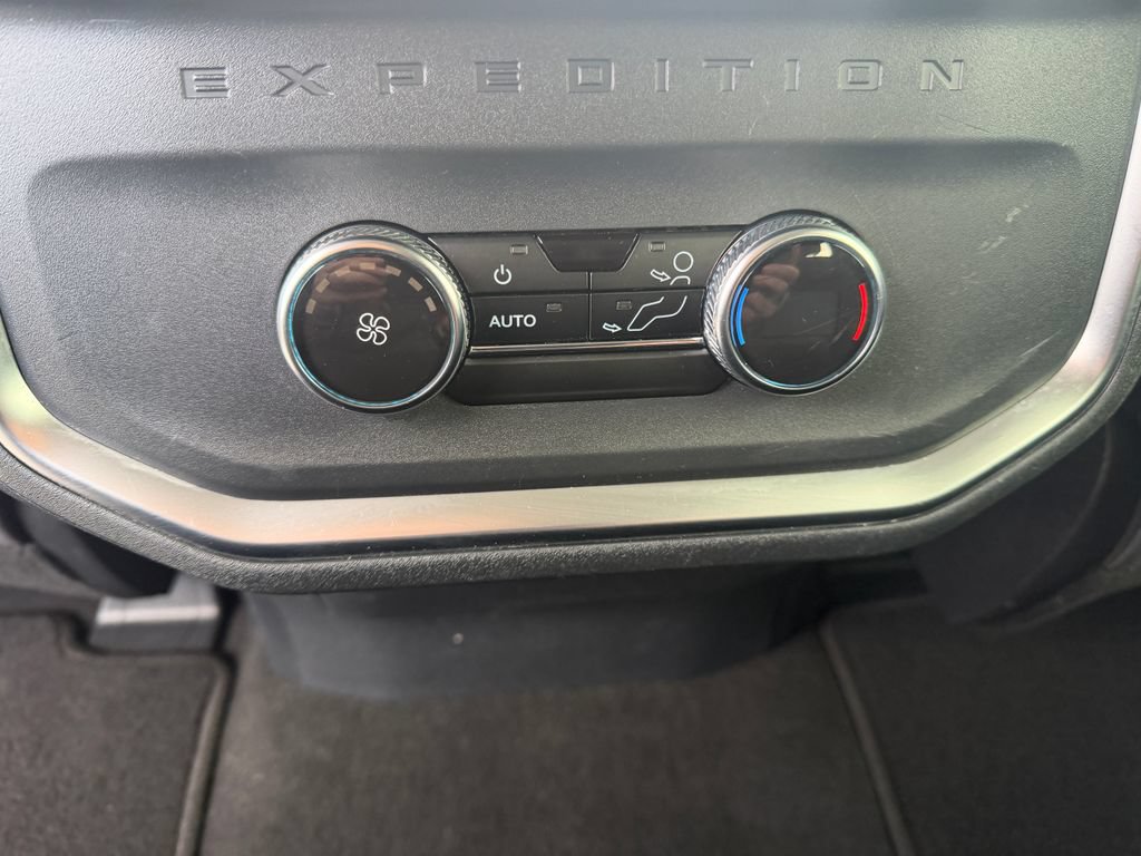 Used 2025 Ford Expedition Max Active AWD/4WD image 42