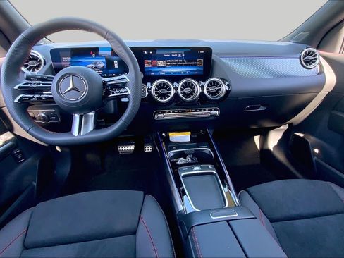 Used 2025 Mercedes-Benz GLA 250 image 7