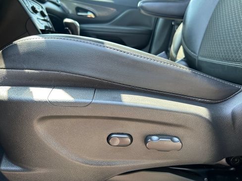 Used 2018 Buick Encore Sport Touring FWD image 18