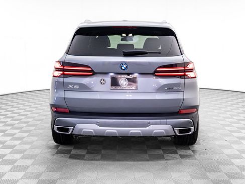 New 2026 BMW X5 xDrive50e image 4