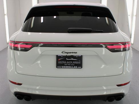 Used 2021 Porsche Cayenne image 8