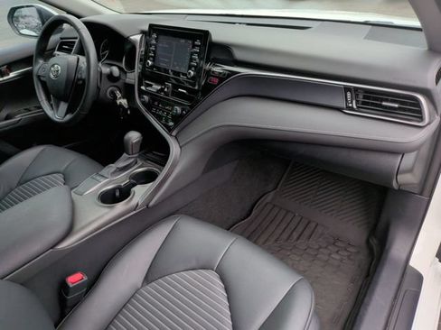 Used 2023 Toyota Camry SE FWD image 17
