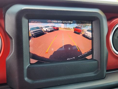 Used 2020 Jeep Wrangler Unlimited Rubicon w/ Safety Group image 23