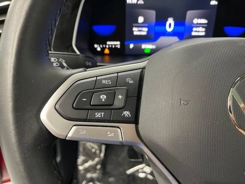 Used 2022 Volkswagen Jetta SE w/ Panoramic Sunroof Package FWD image 16