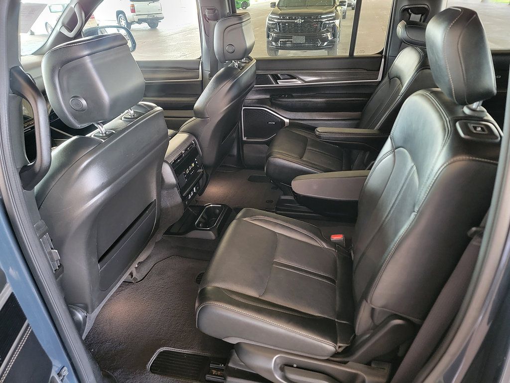 Used 2024 Jeep Wagoneer Series III AWD/4WD image 11