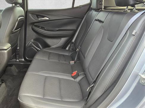 Used 2020 Buick Encore GX Essence image 18