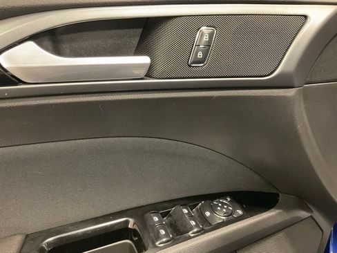 Used 2016 Ford Fusion SE image 15