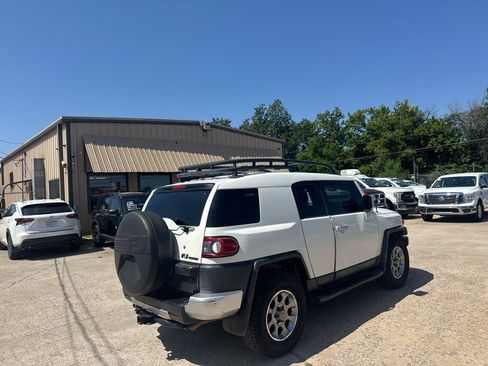 Used 2012 Toyota FJ Cruiser 2WD w/ Convenience Pkg image 15