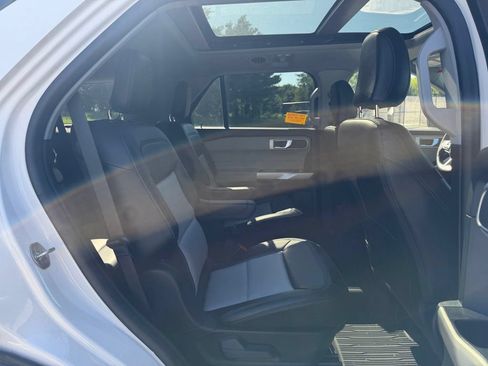Used 2023 Ford Explorer XLT w/ Equipment Group 202A AWD/4WD image 11