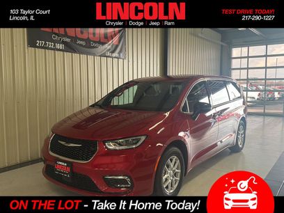 New 2026 Chrysler Pacifica Select