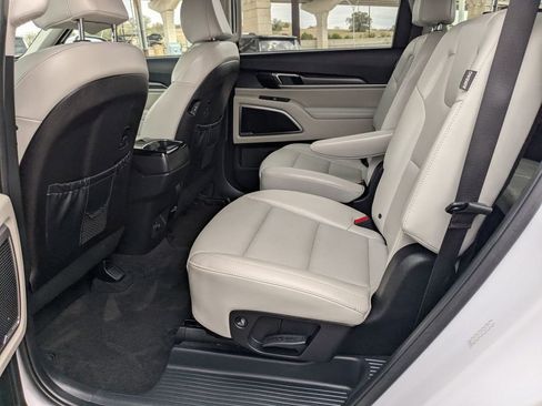 Used 2025 Kia Telluride S image 25