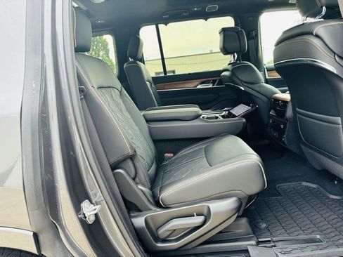 New 2024 Jeep Grand Wagoneer Series III image 35