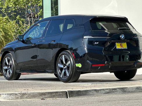 Used 2023 BMW iX xDrive50 w/ Premium Package AWD/4WD image 5