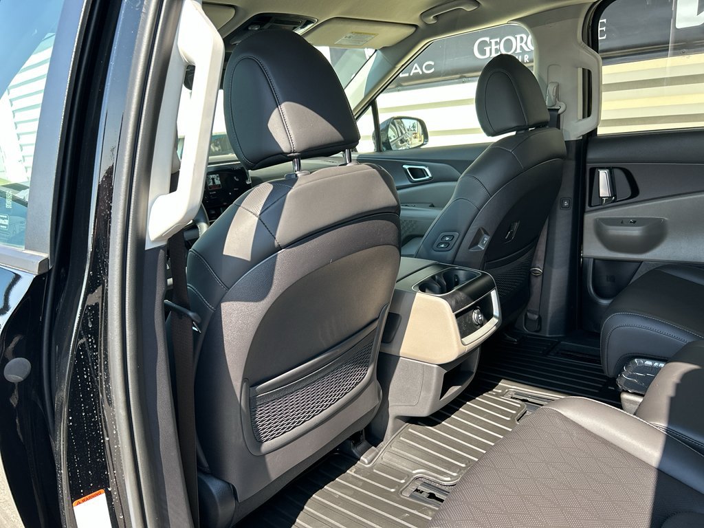 New 2026 Kia Carnival EX FWD image 12