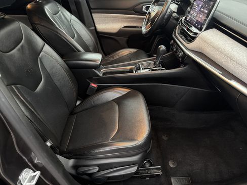 Used 2022 Jeep Compass Latitude w/ Sun and Sound Group image 14