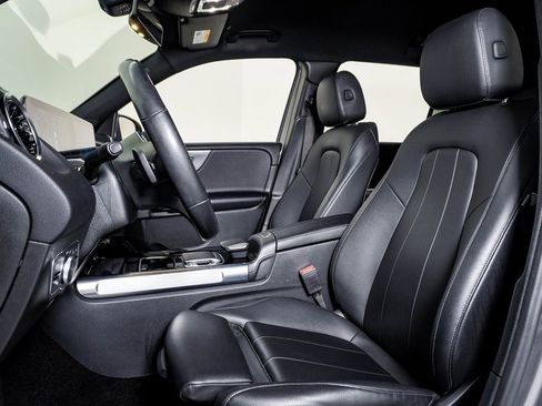 Used 2020 Mercedes-Benz GLB 250 4MATIC image 18