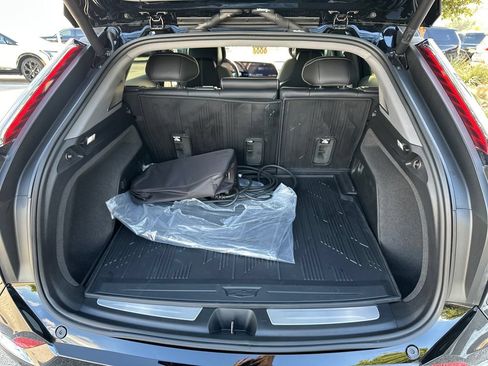 Certified 2025 Cadillac Optiq Sport 1 w/ LPO, Floor Liner Package AWD/4WD image 44