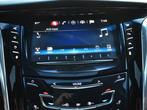 Used 2016 Cadillac Escalade Premium image 37