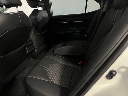Used 2022 Toyota Camry SE image 25