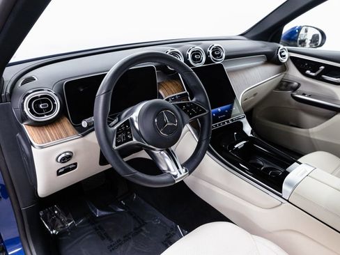 Used 2025 Mercedes-Benz GLC 350e 4MATIC w/ Driver Assistance Package image 9