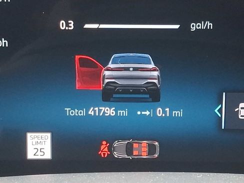 Certified 2024 BMW X6 xDrive40i w/ Premium Package image 21