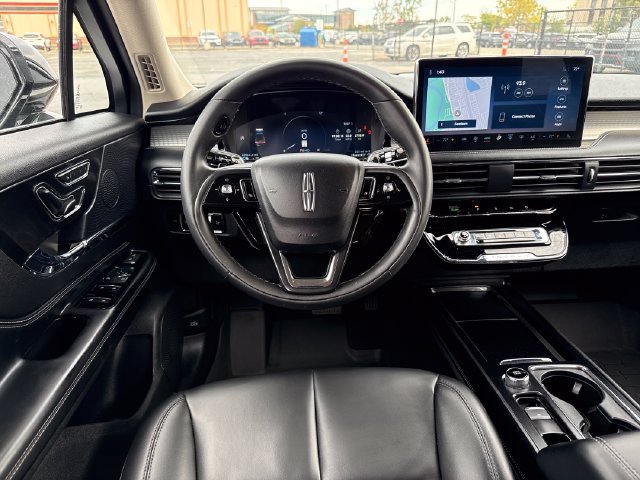 Used 2023 Lincoln Corsair AWD image 16