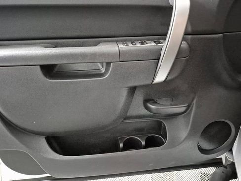 Used 2011 Chevrolet Silverado 2500 LT w/ Interior Plus Package image 13