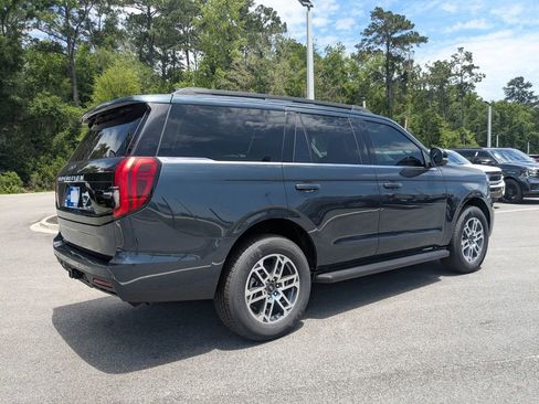 New 2026 Ford Expedition Active RWD image 4